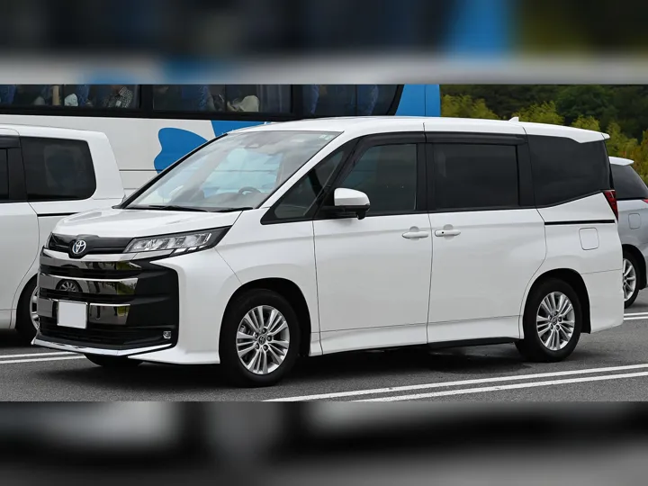 Toyota Noah Hybrid S-G 2022
